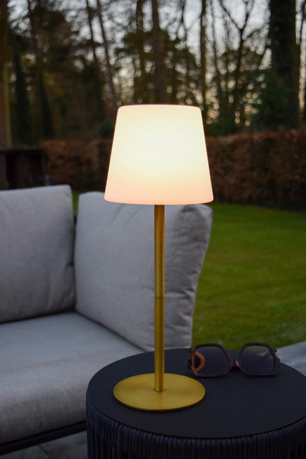 Lucide TYON oplaadbare LED-tafellamp voor binnen en buiten met dimfunctie, Ø 15 cm, 2 W, IP65, matgoud / messing
