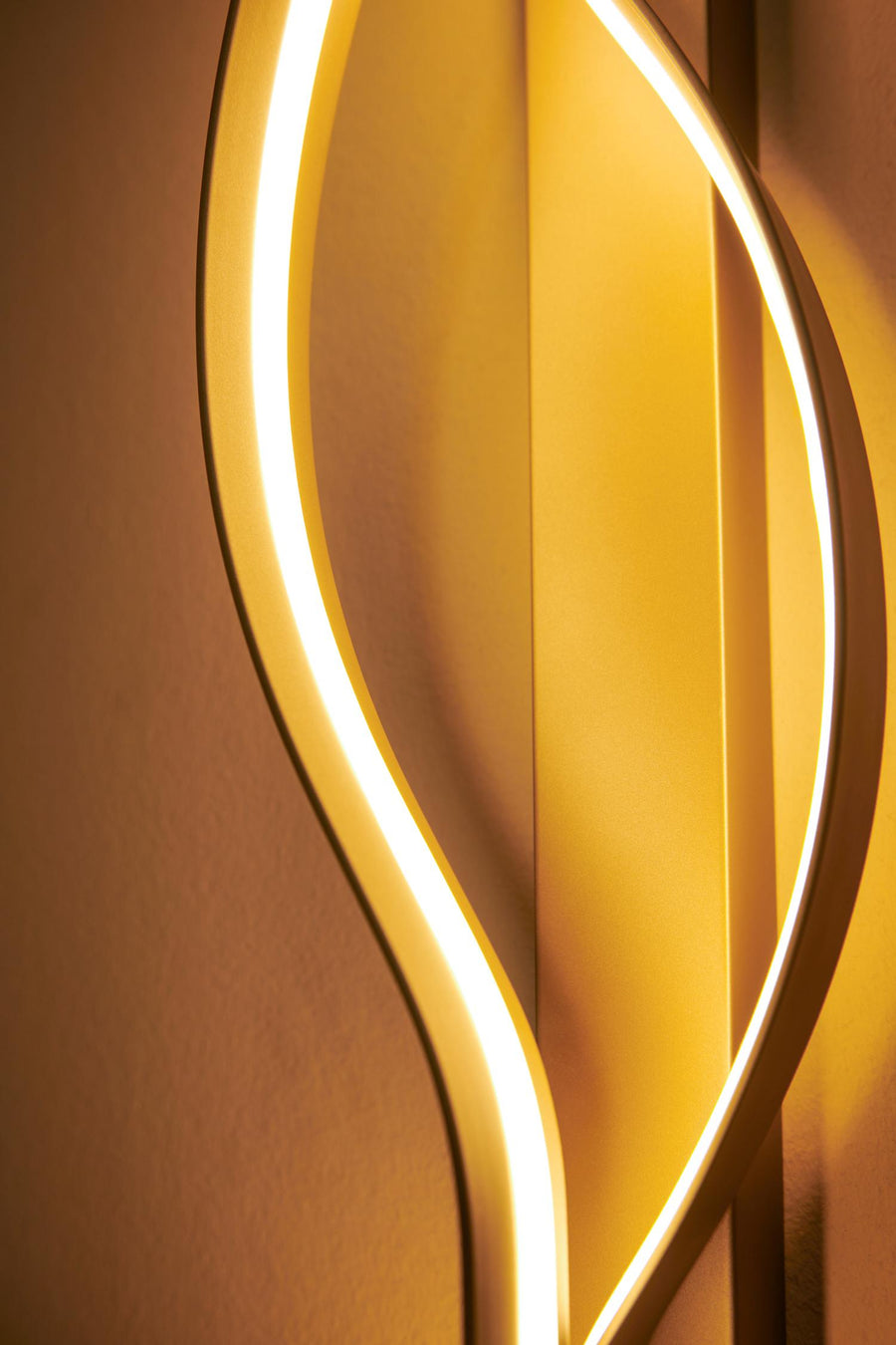 Lucide LAMBADA dimbare LED-wandlamp 20 W, champagne