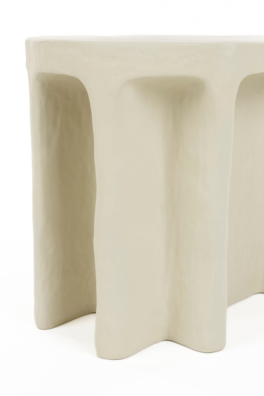 Born to be alive bijzettafel ovaal 60x45 cm beige