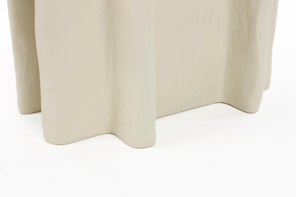 Born to be alive bijzettafel ovaal 60x45 cm beige