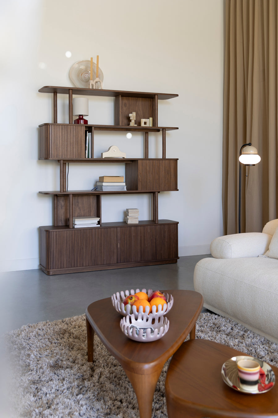 Boekenkast Barbier Notenhout