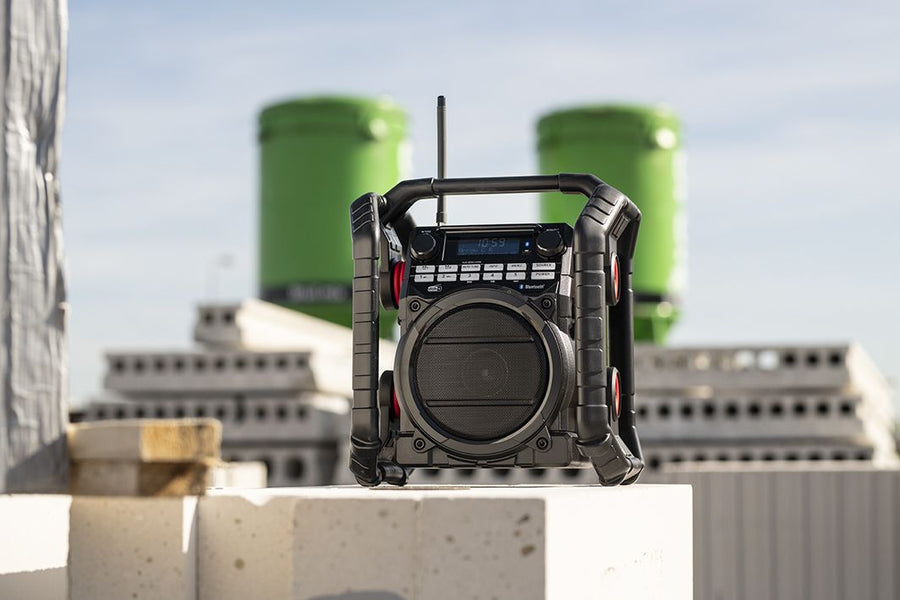 DAB+ / FM / Bluetooth / USB (lader/speler)  / Oplaadbaar / IP65