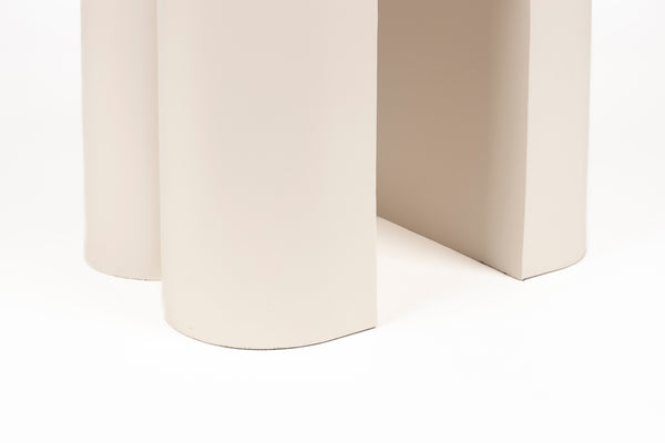 Shape krukje/ bijzettafel beige