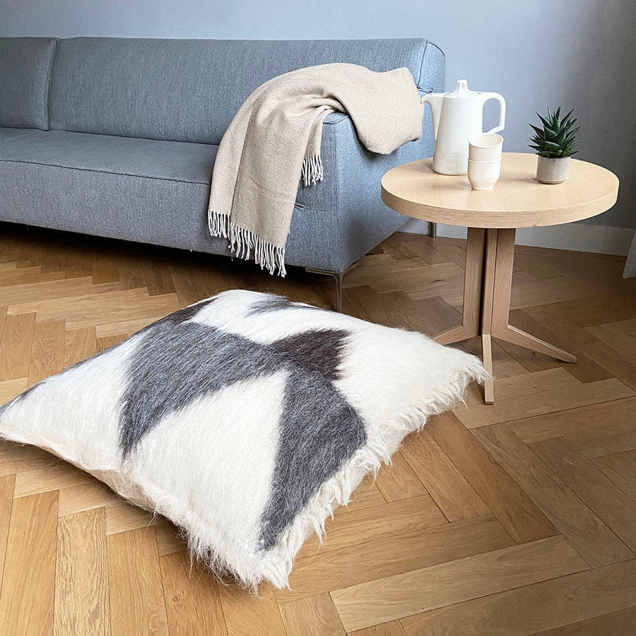 Malagoon vloerkussen zigzag – gebroken wit, grijstinten – 90x90 cm, 100% wol