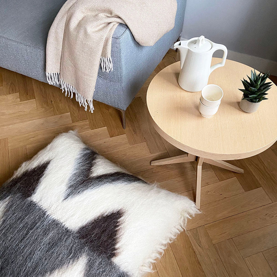 Malagoon vloerkussen zigzag – gebroken wit, grijstinten – 90x90 cm, 100% wol
