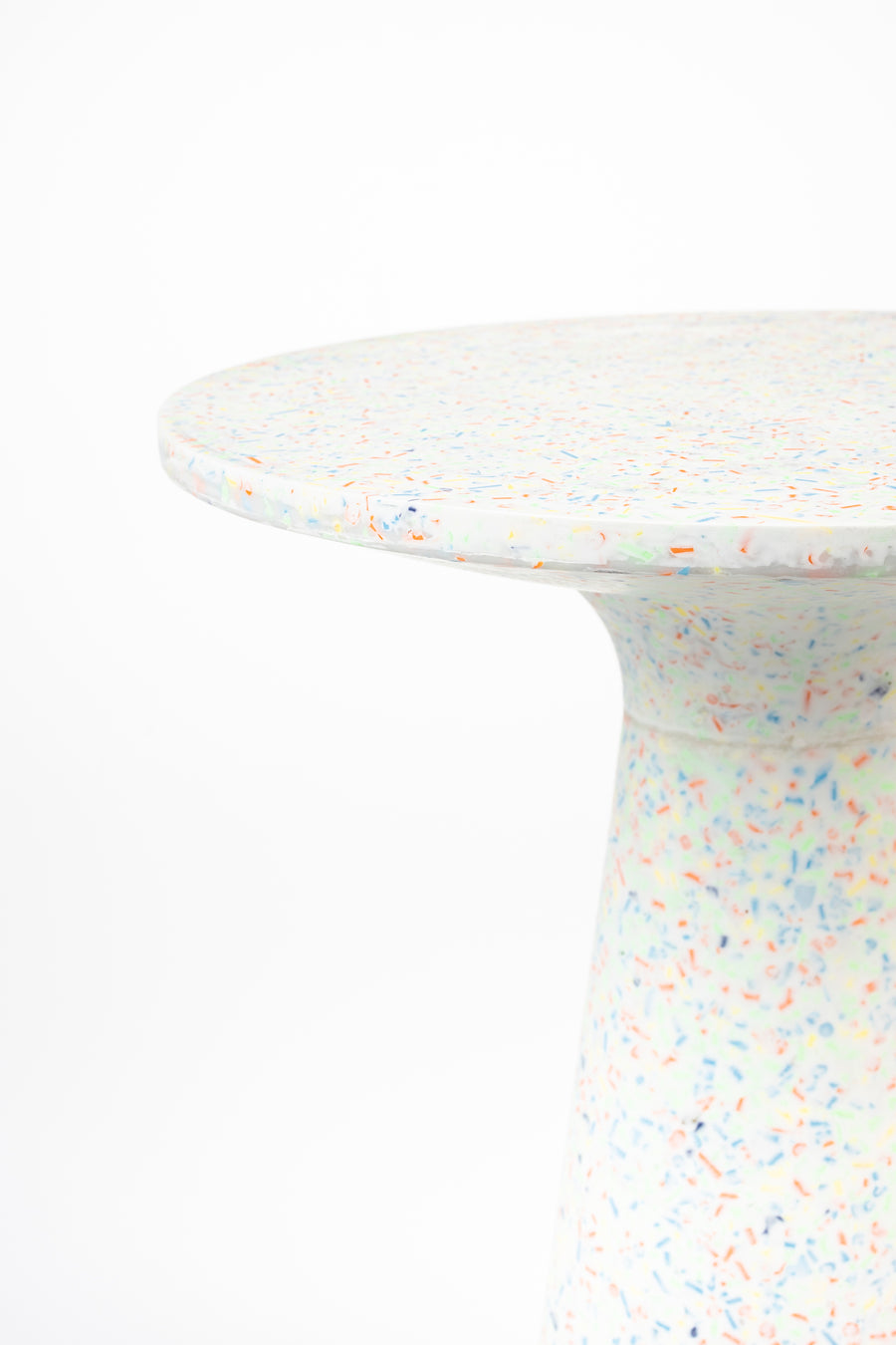 Victoria bijzettafel rond 40 cm gerecycled plastic