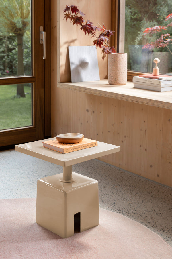 Chubby bijzettafel vierkant 40x40 cm beige