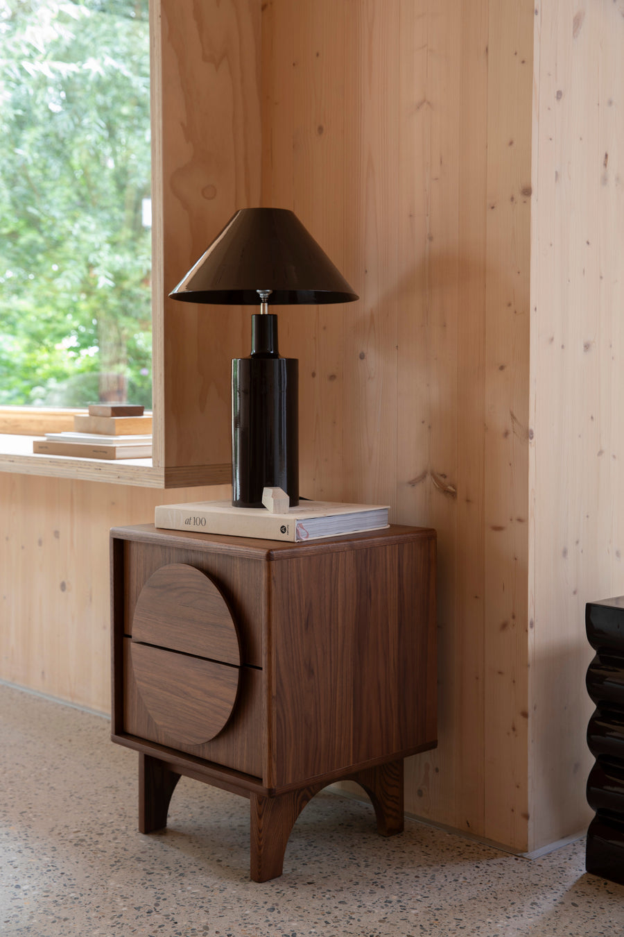 Zijtafel / Bedstand Groove Notenhout