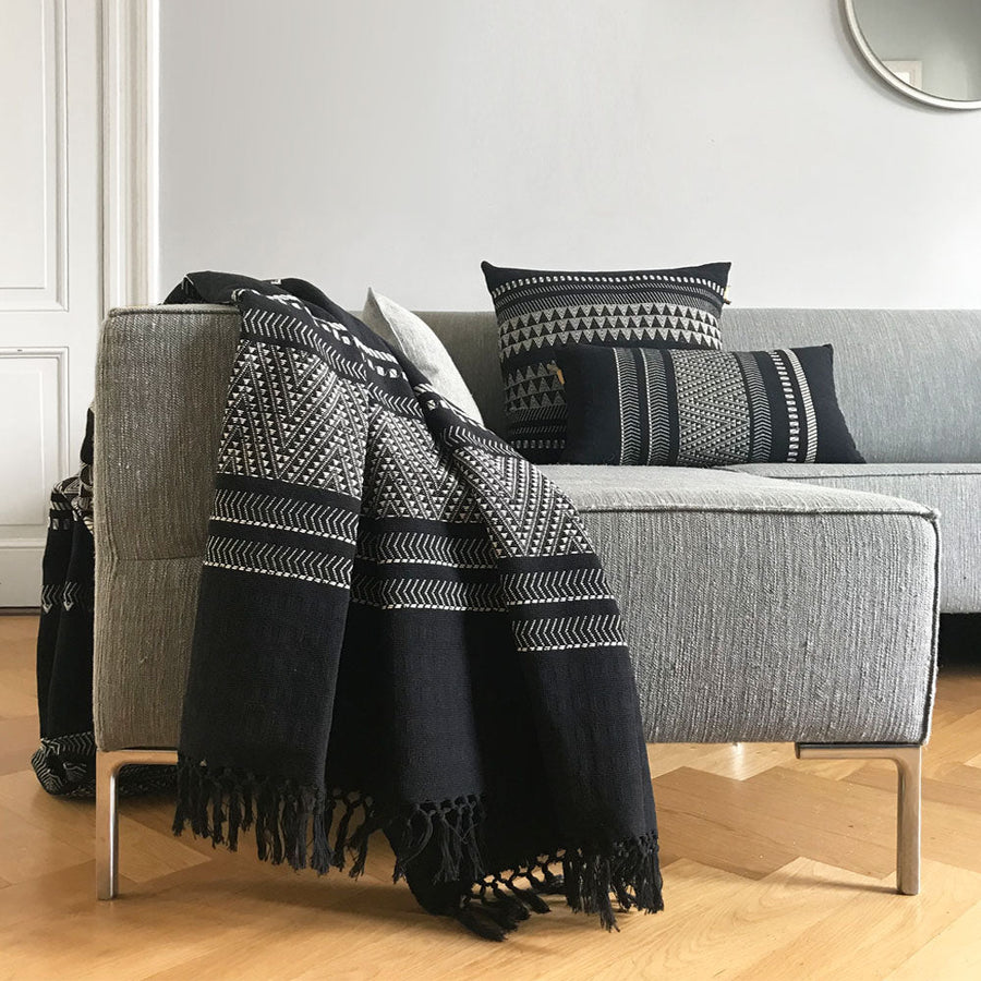 Malagoon sierkussen native - zwart - 35x65cm 100% katoen