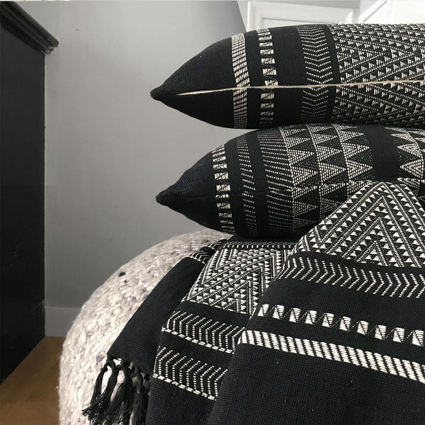 Malagoon sierkussen native - zwart - 35x65cm 100% katoen