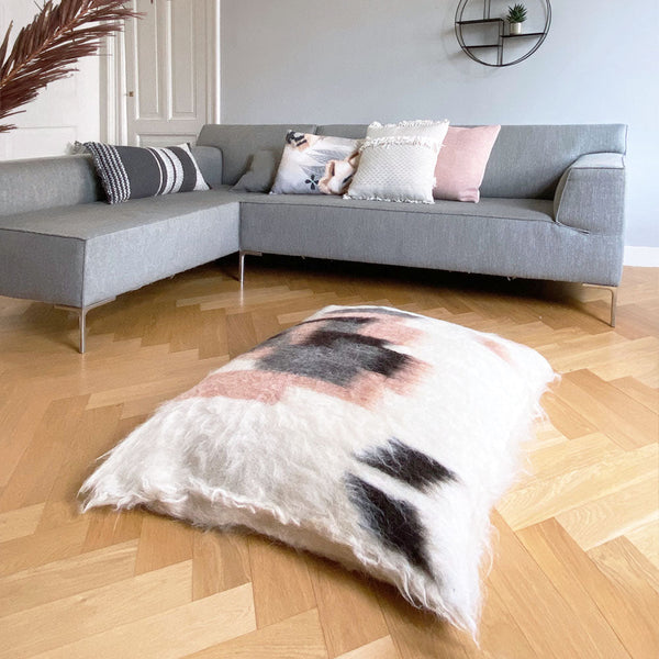 Malagoon vloerkussen rose - gebroken wit - 90x90cm 100% wol