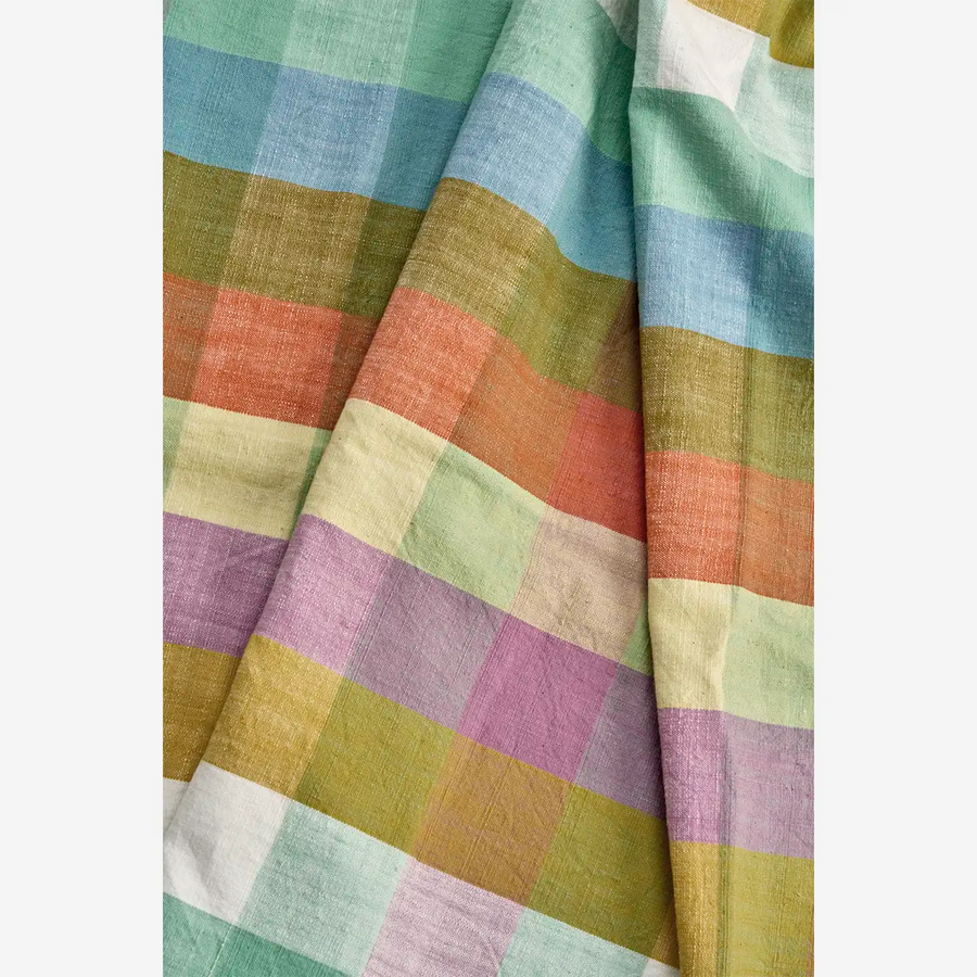 Checked cotton tablecloth