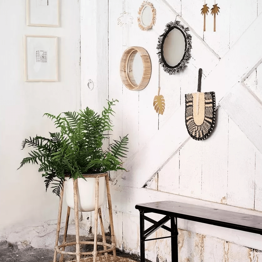 Round mirror w/ bamboo