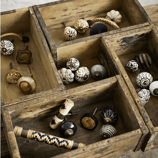 Door handle w/ rattan