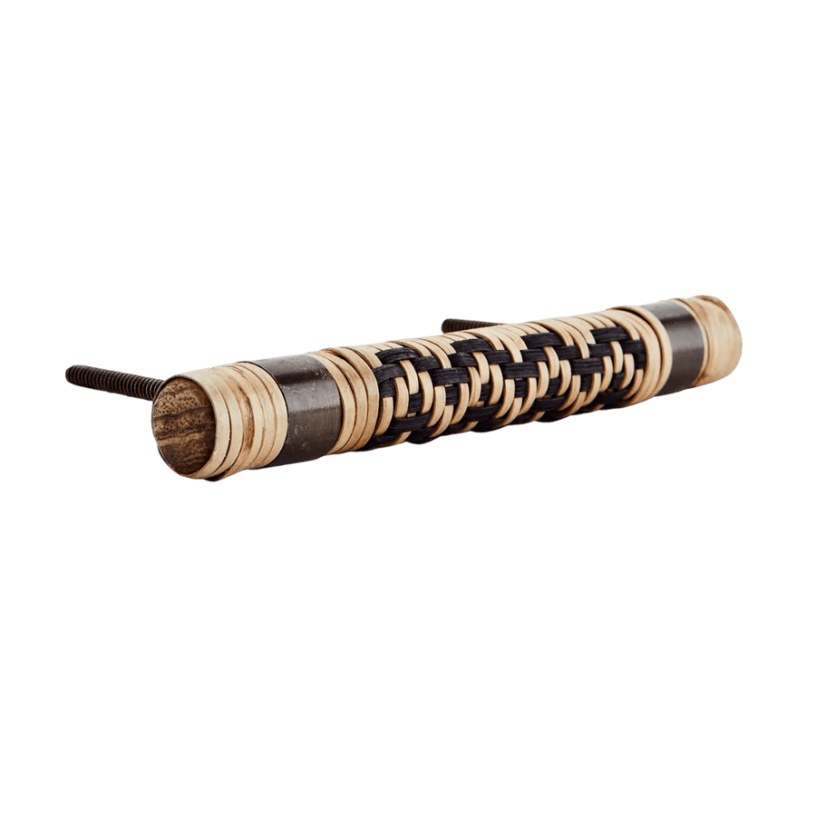 Door handle w/ rattan