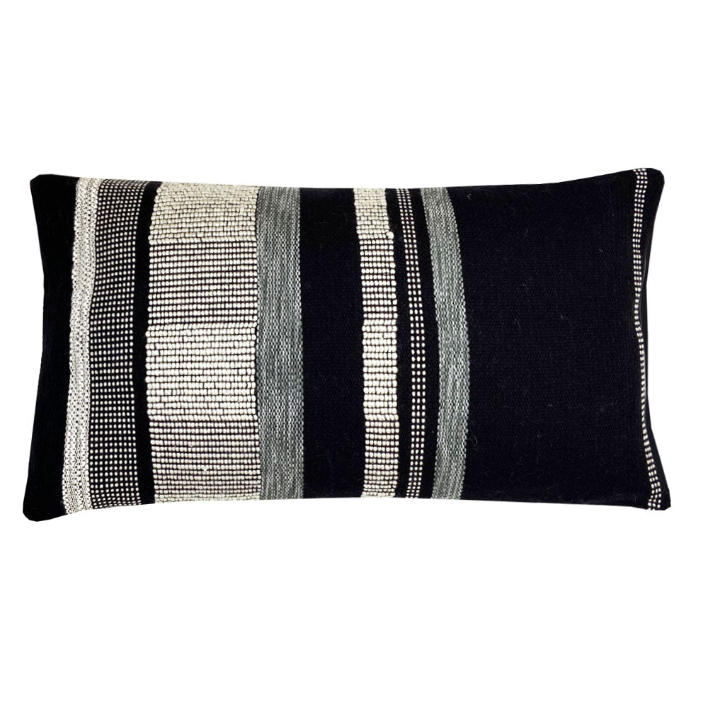 Malagoon sierkussen zwart met structuur - 35x60cm