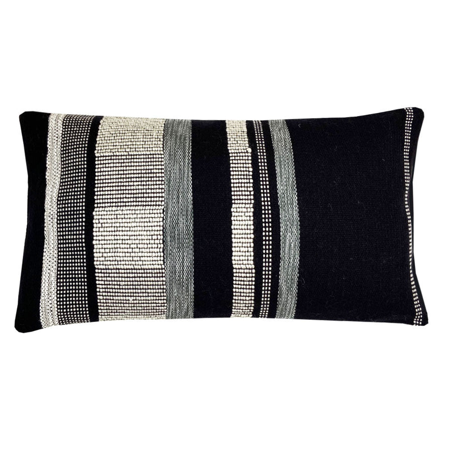 Malagoon sierkussen zwart met structuur - 35x60cm