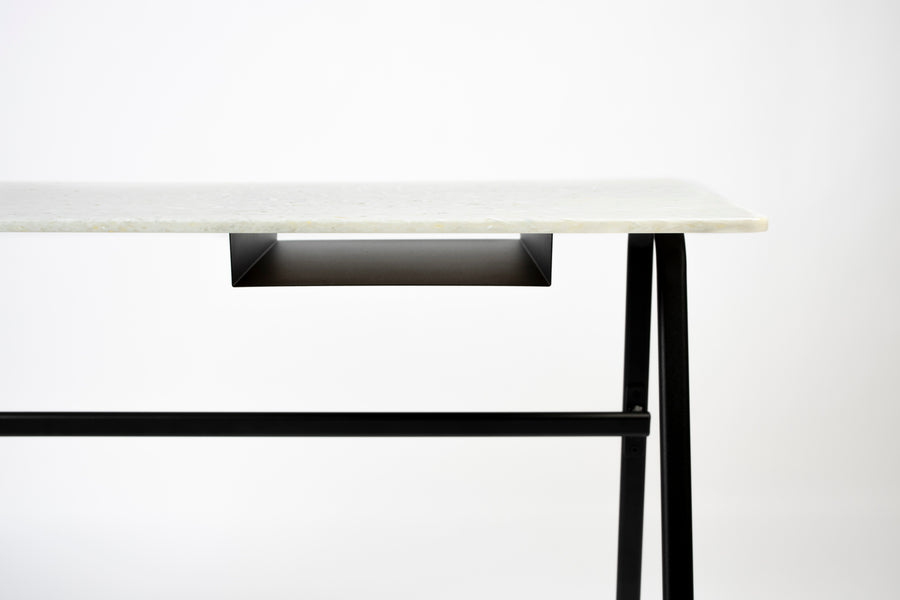 Bureautafel Good Plastic Salt Dune