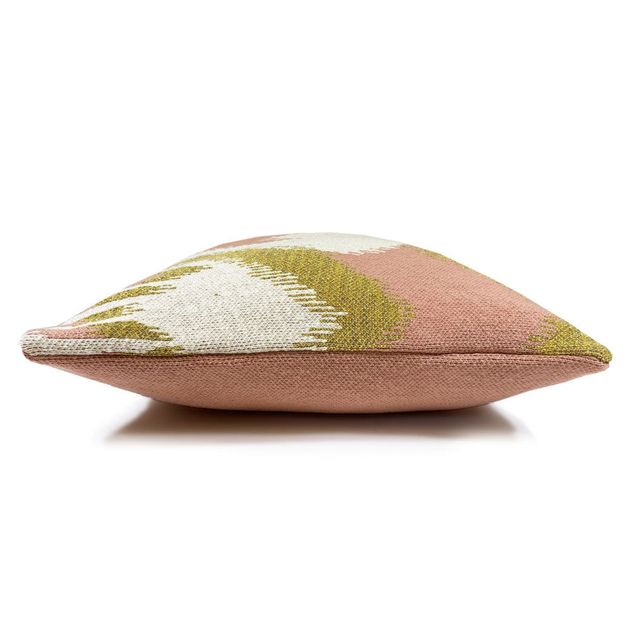 Malagoon sierkussen ikat - roze - 50x50cm 100% biologisch katoen