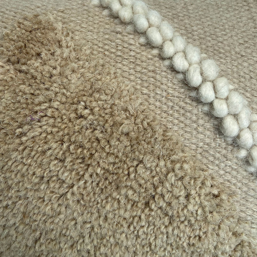 Malagoon sierkussen wonder - beige (cocoon) - 35x60cm 100% wol