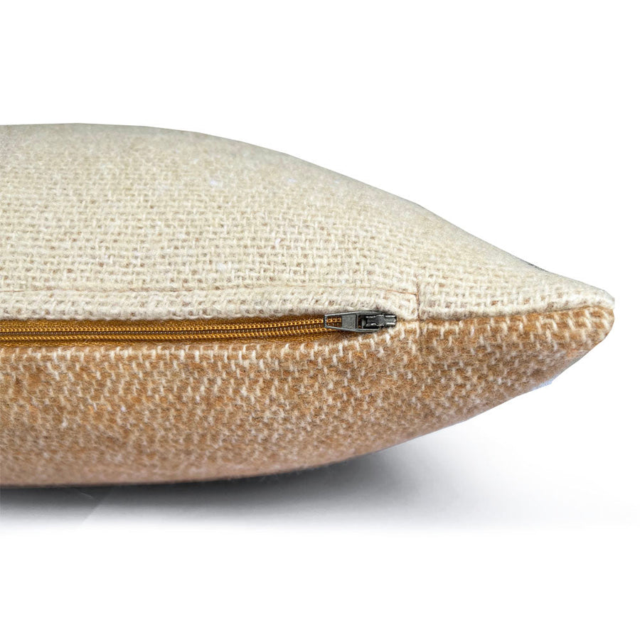 Malagoon sierkussen kameelbeige omkeerbaar - 50x50cm gerecyclede wol