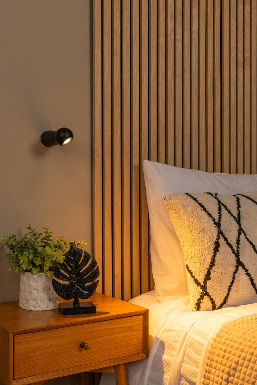 Lucide IPSOS LED-wandlamp voor de badkamer 6 W, IP54, zwart