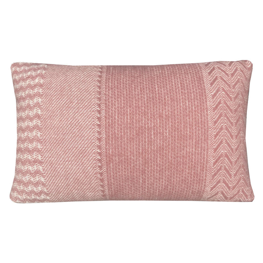 Malagoon sierkussen uptown - roze - 35x60cm 100% wol