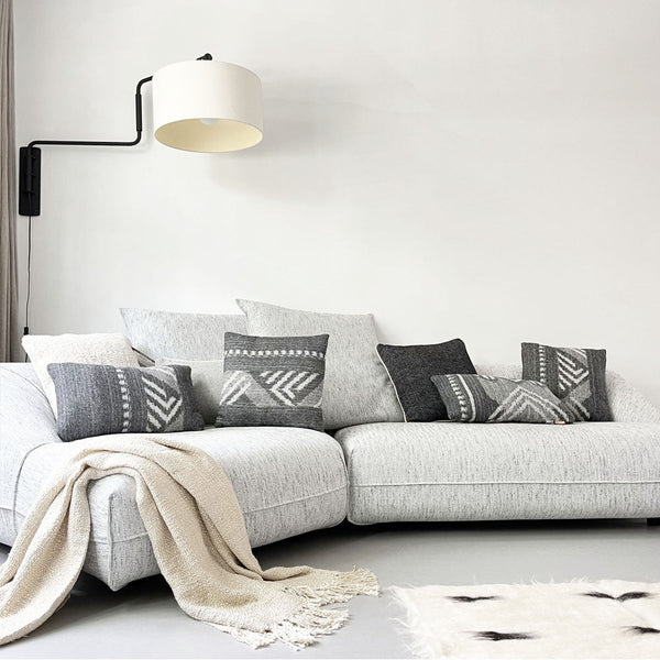 Malagoon sierkussen mochica decostripe - antraciet - 35x60cm