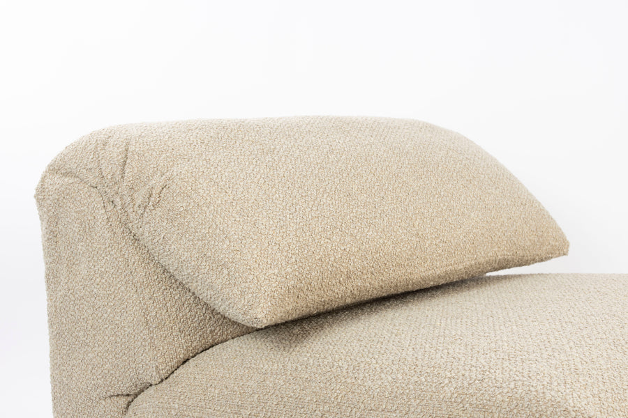 Wings loveseat caramel