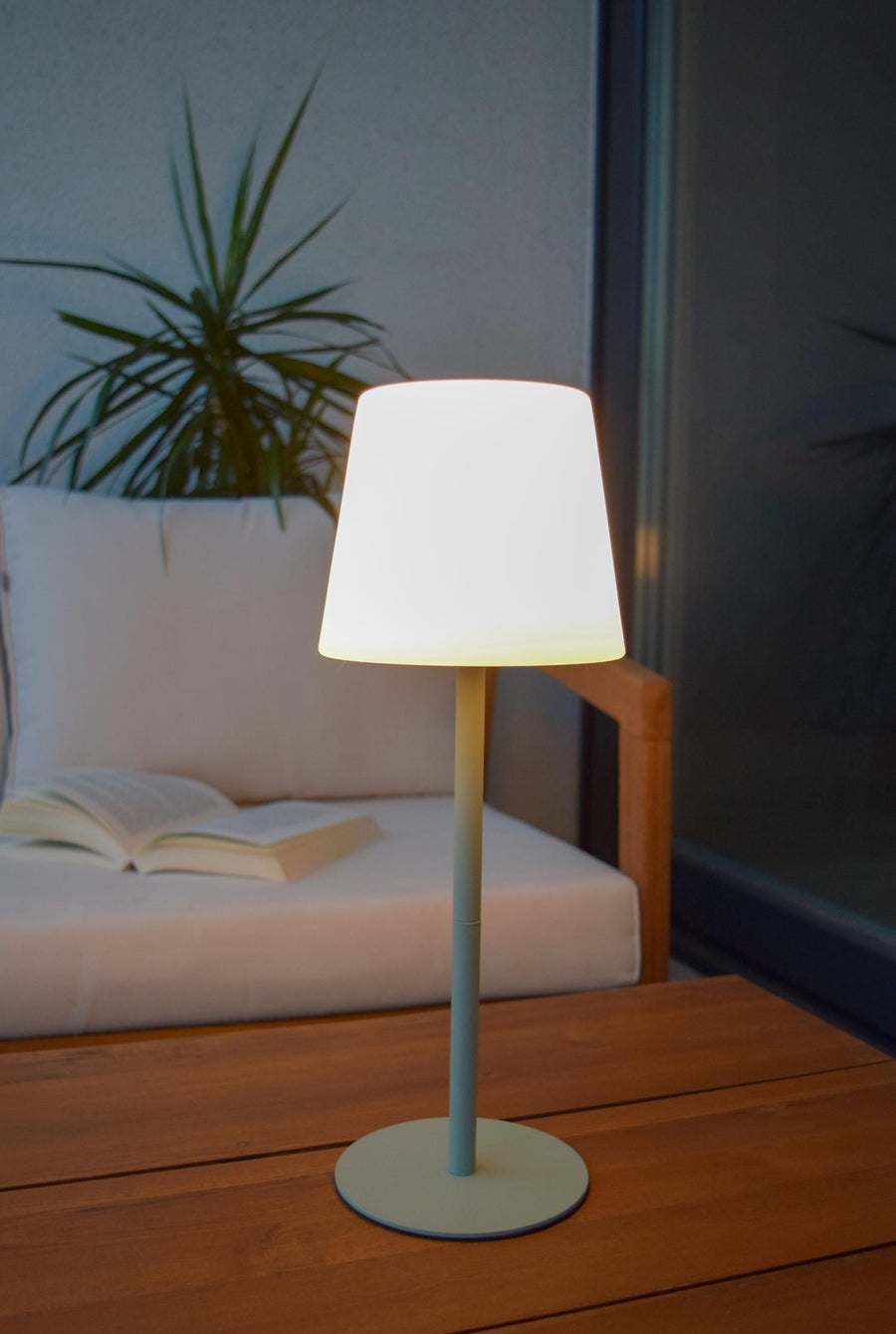 Lucide TYON oplaadbare LED-tafellamp voor binnen en buiten met dimfunctie, 2 W, IP65, groen
