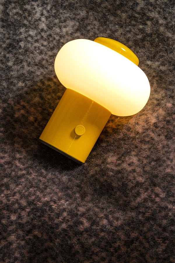 Lucide GUSTAV oplaadbare LED-tafellamp met dimfunctie, Ø 8 cm, 0,8 W, geel