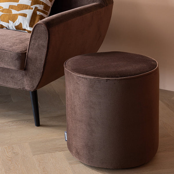 SARA POEF HOOG 46xO46 CM VELVET DONKERBRUIN [fsc]