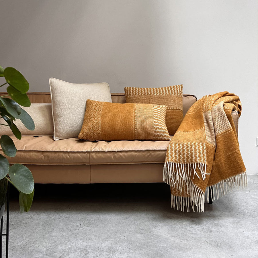 Malagoon sierkussen uptown - oker - 45x45cm 100% wol