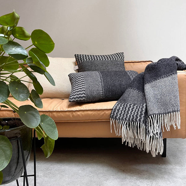 Malagoon plaid uptown - zwart - 140x200cm 100% wol