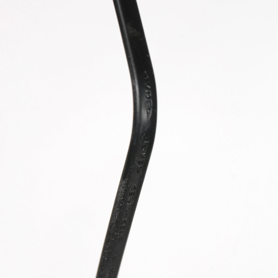 Wandlamp upround 3654zw zwart met draadloze telefoonlader