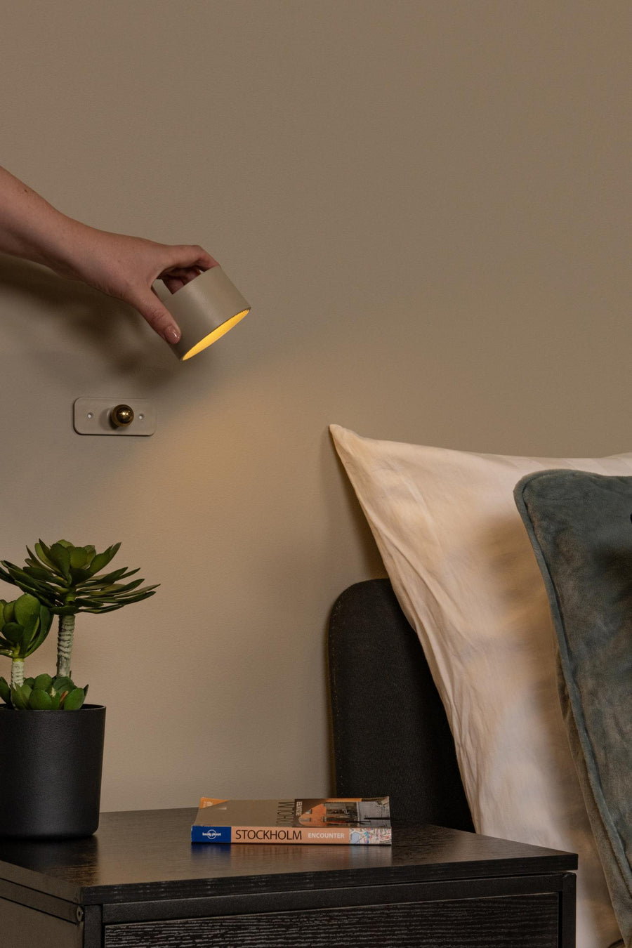 Lucide JOLAN oplaadbare LED-bureau-, klem- en wandlamp met dimfunctie 3,5 W, 2700–5700 K, taupe
