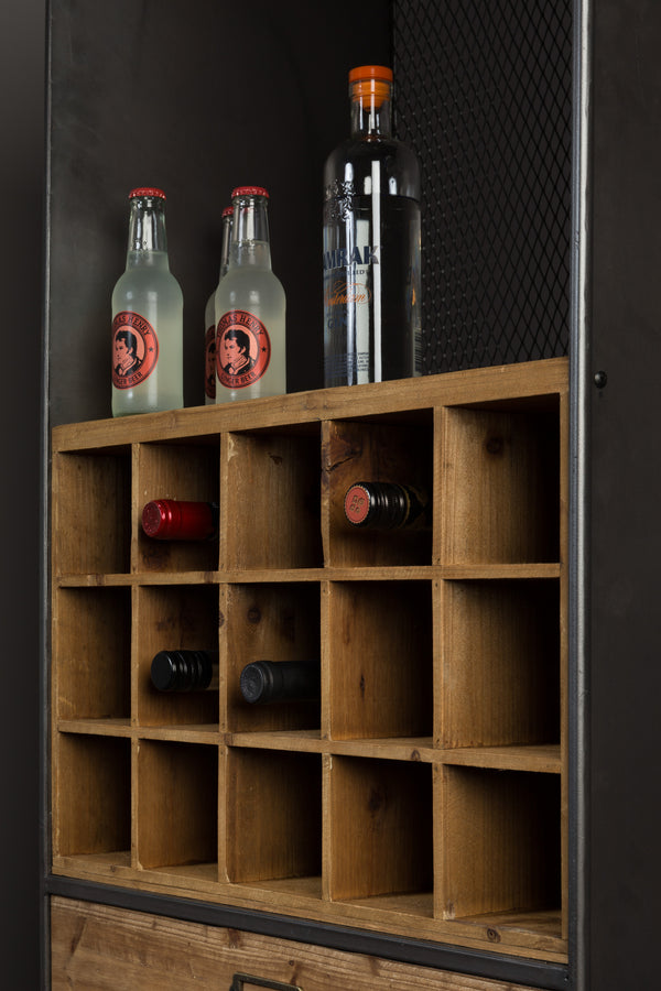 Kast Vino