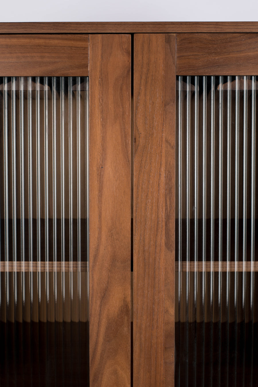 Kast Travis Notenhout