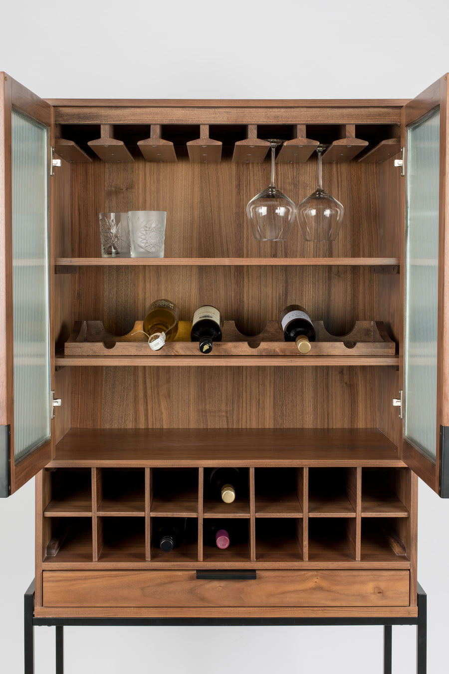 Kast Travis Notenhout