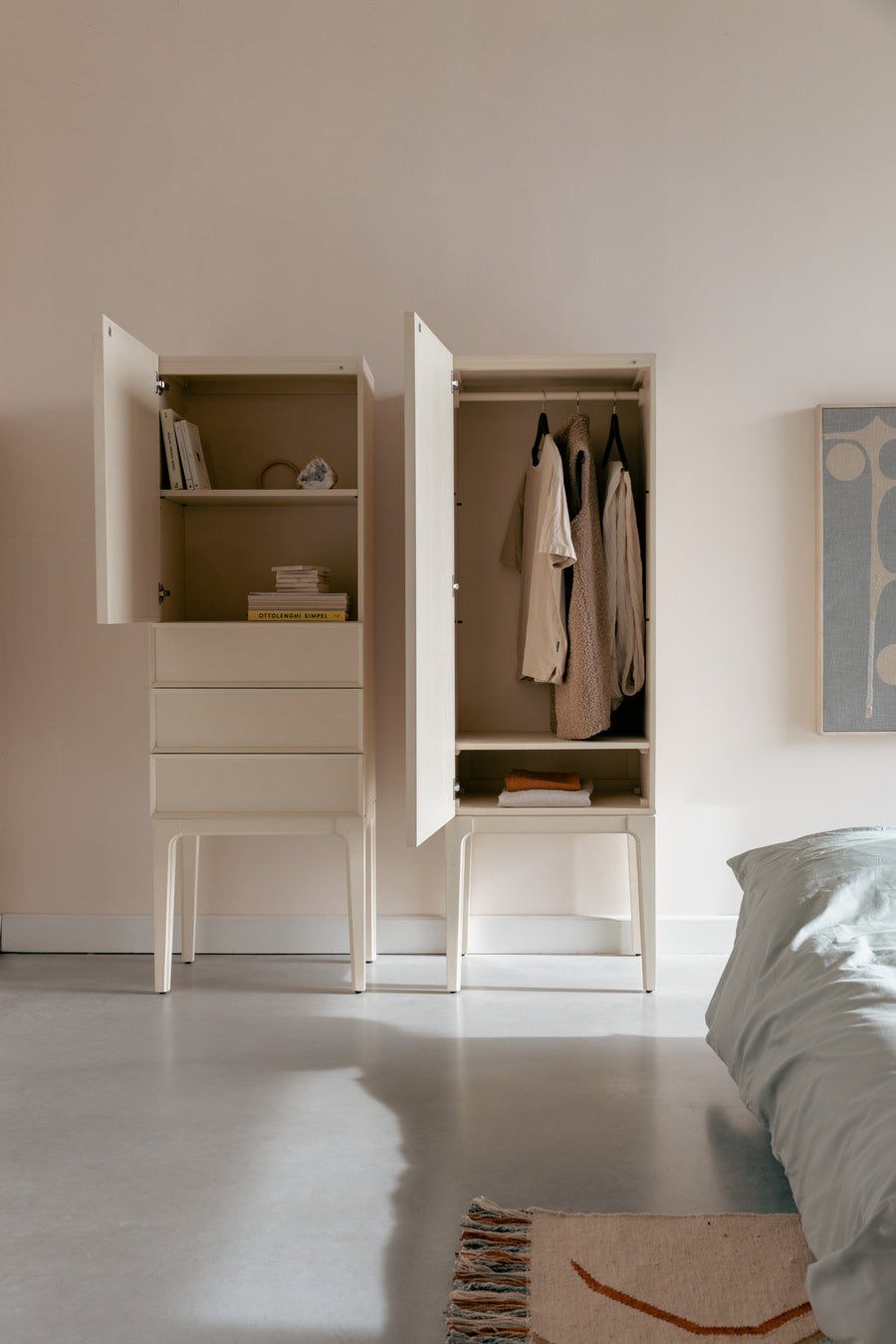 June opbergkast/ kledingkast 1 deur + 3 lades hout beige