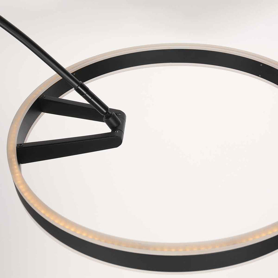 Booglamp ringlux 4130zw zwarte led vloerlamp met allure