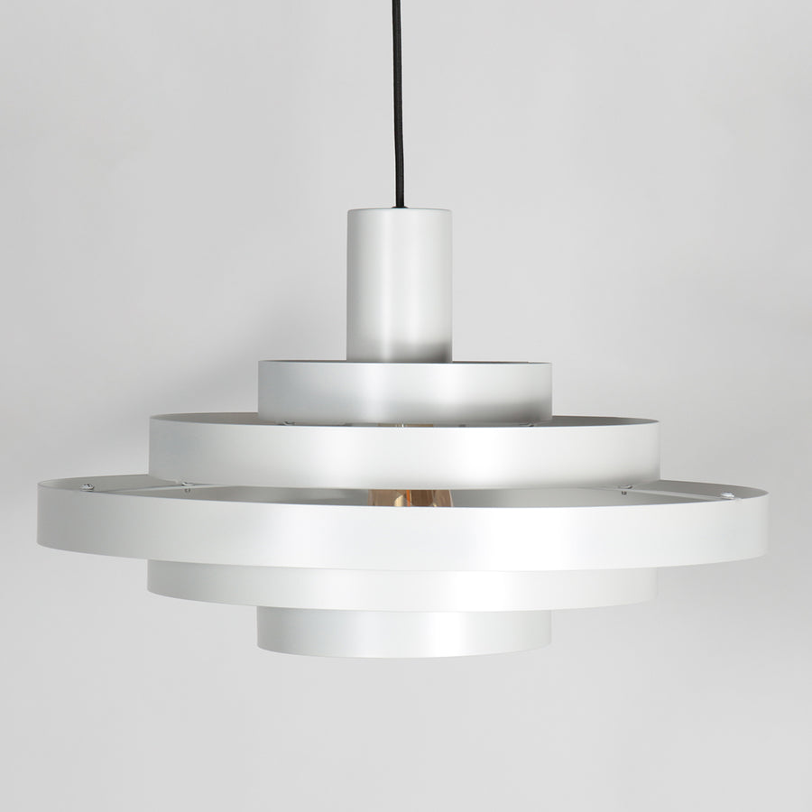 Witte Hanglamp Halo Cirque 4217W – Elegant Lichtspel met Stijlvolle Metalen Ringen