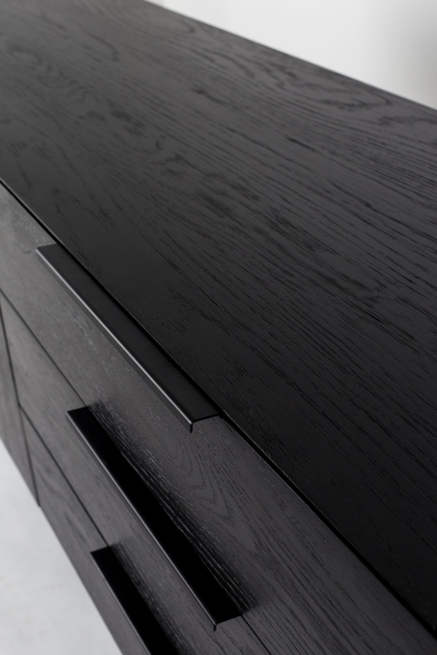 Dressoir Travis Zwart Eiken