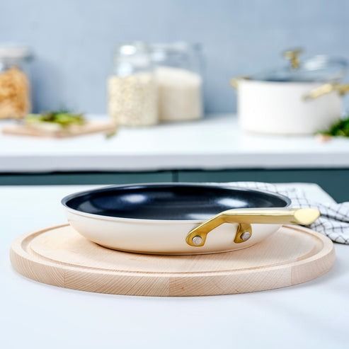 Sublime Cream White koekenpan met keramische antikleeflaag