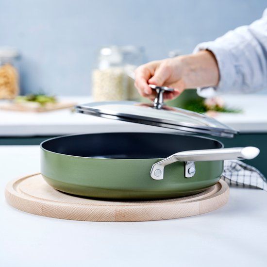Sublime Olive Green Stoofpan met keramische antikleeflaag met deksel