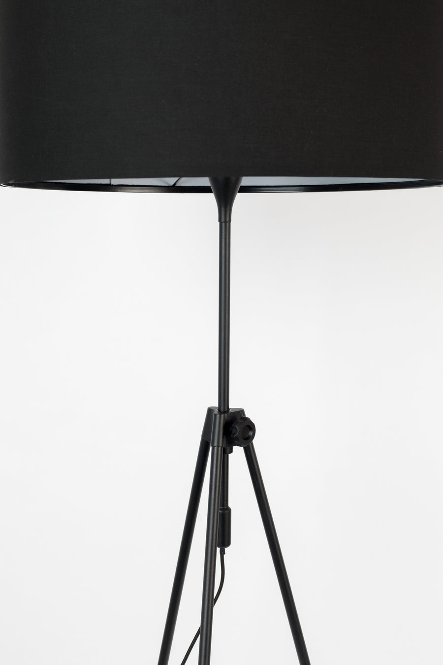 Lesley vloerlamp/ staande driepoot lamp zwart