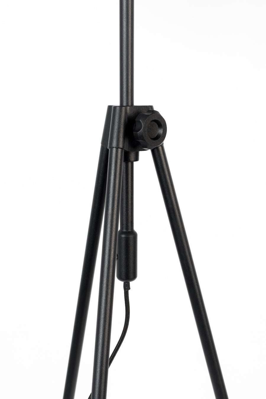 Lesley vloerlamp/ staande driepoot lamp zwart
