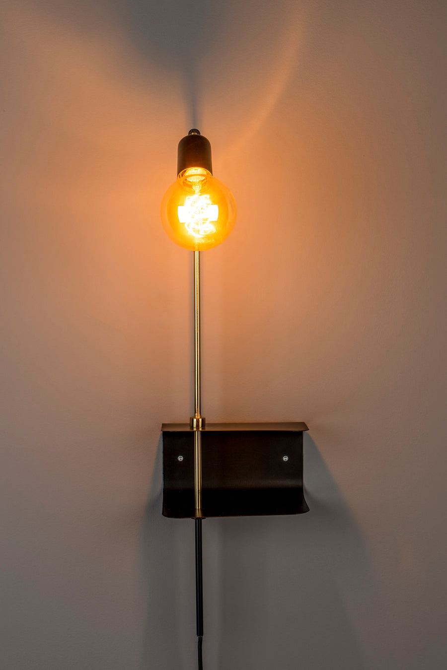 Shaw wandlamp zwart