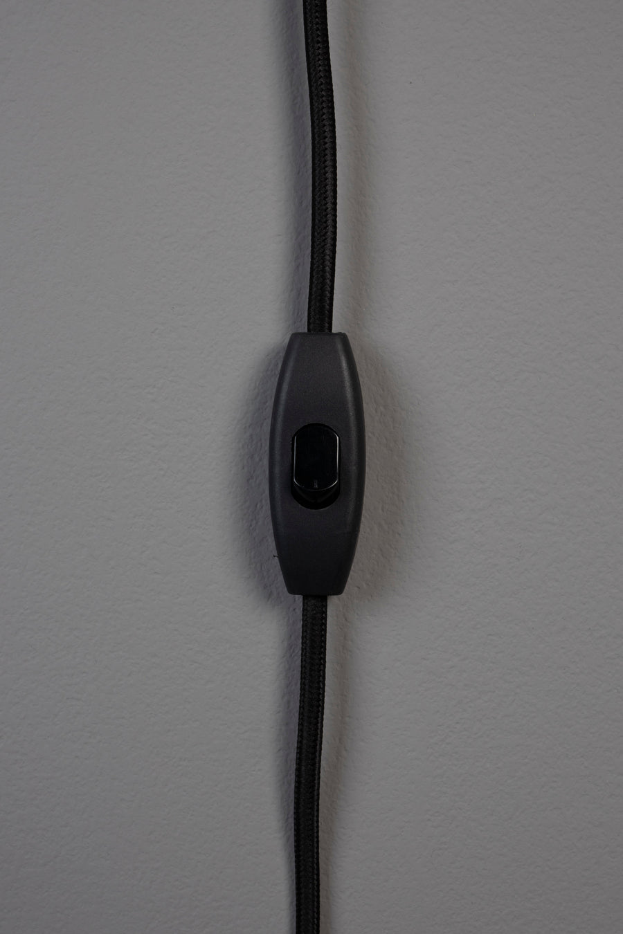 Shaw wandlamp zwart