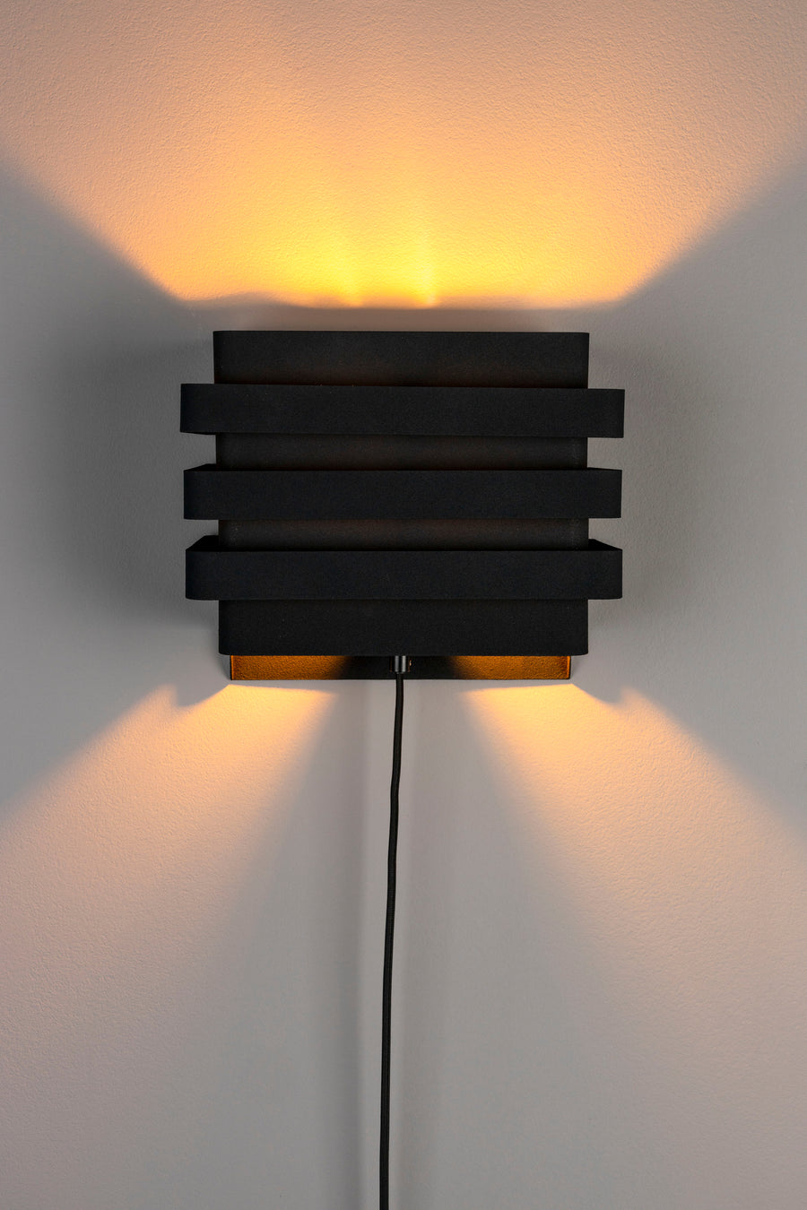 Dumont wandlamp zwart